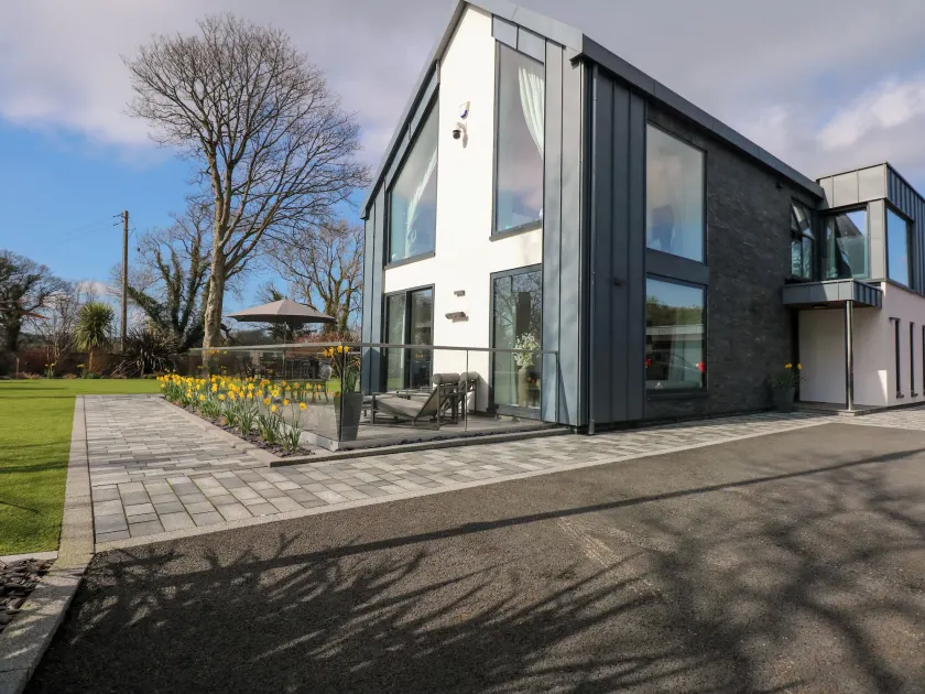 Dafarn Newydd Studio - Image 1