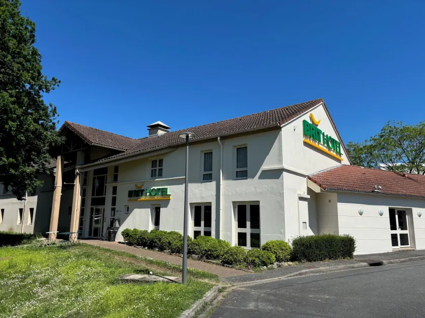 Brit Hotel Essentiel CHOLET - Image 1