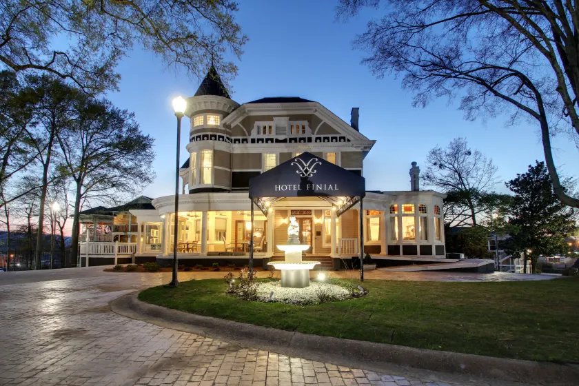 Hotel Finial BW Premier Collection Oxford - Anniston - Image 1