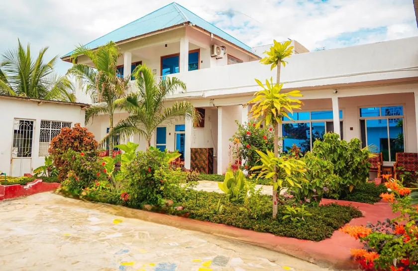 Karibu House Paje - Image 1