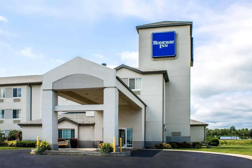 Rodeway Inn Abbotsford - Image 1