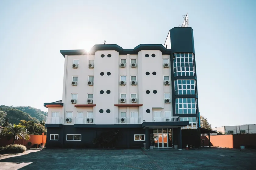 Andardac Hotel - Image 1