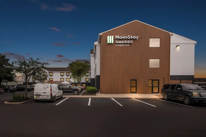 MainStay Suites Columbus North - Worthington - Image 1