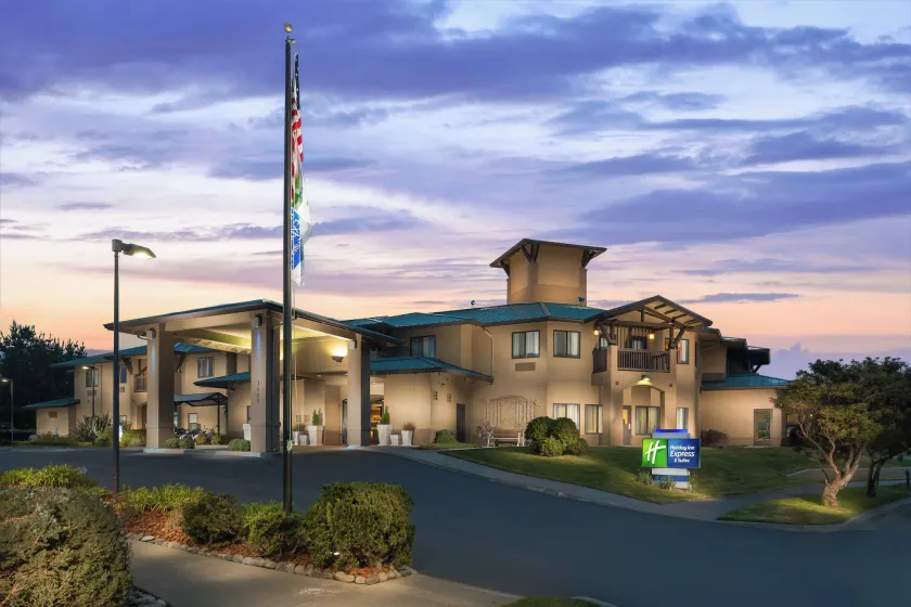 Holiday Inn Express Hotel & Suites Arcata/Eureka-Airport Area by IHG - Image 1