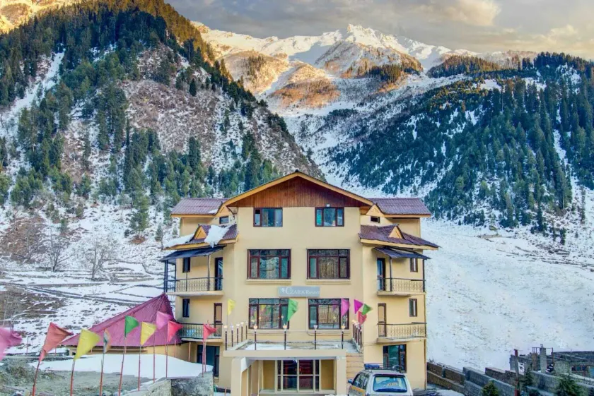 Hotel Czara Resort Sonmarg - Image 1