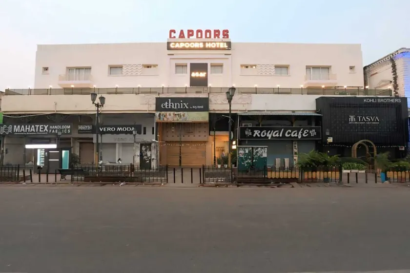 asar Capoors Hotel Hazratganj by Orion Hotels - Image 1