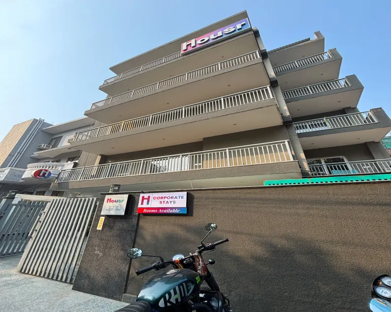 Housr Sector 43 Gurgaon Paras Hospital - Image 1