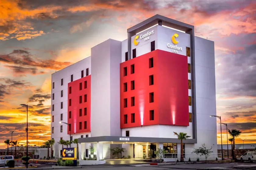 Comfort Inn Hermosillo Aeropuerto - Image 1