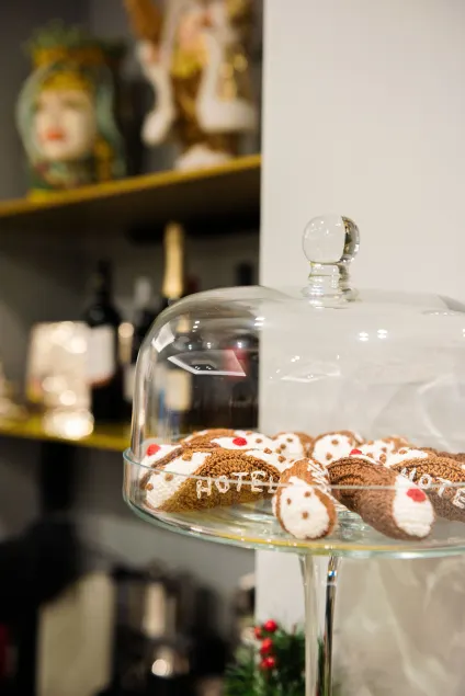 Alma Hotel - Image 1