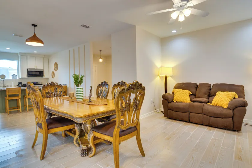 Wfh-friendly Brownsville Home w/ Private Patio - Interiør