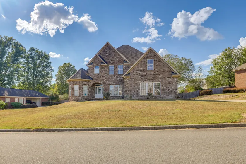 7 Mi to University of Alabama: Family Home w/ Yard - Interior