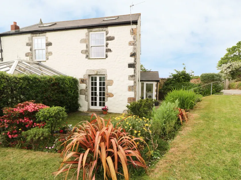 Old Chapel Cottage - Image 1