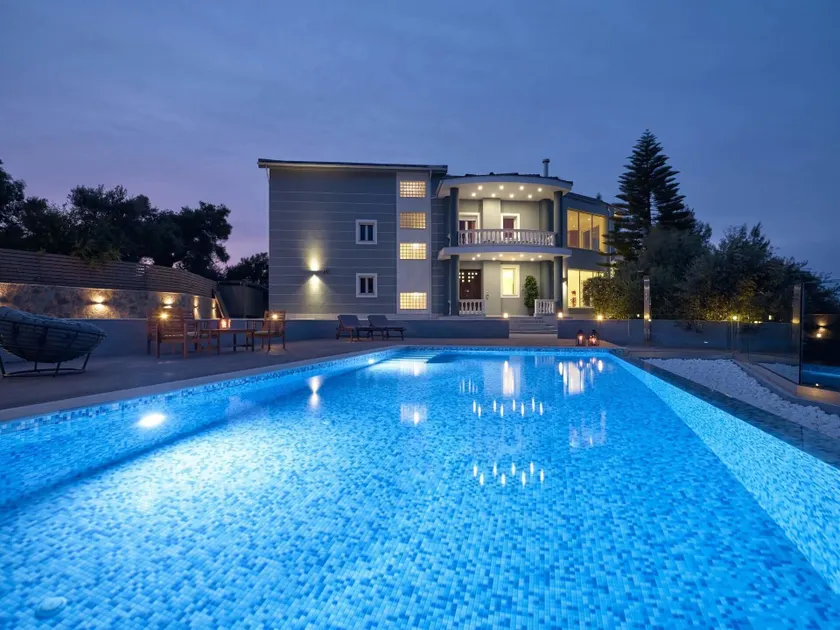 Villa Mont Bleu, villa de luxe 5 chambres - Image 1