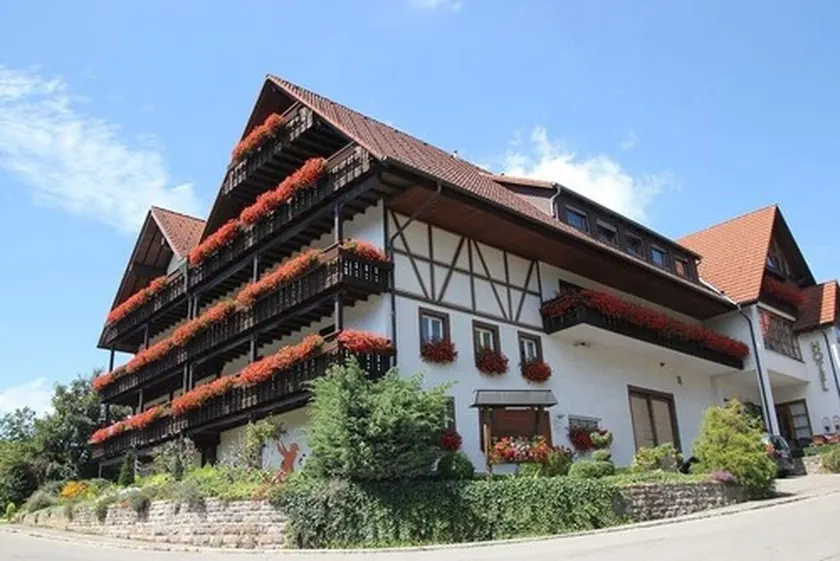 Hotel Waldblick BSR Ihr Zwischenstopp im Schwarzwald - Image 1