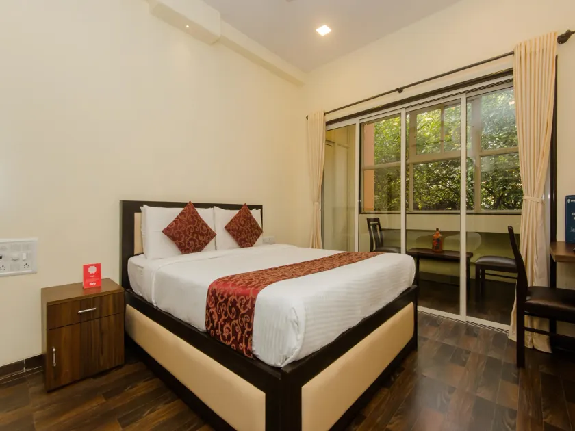 OYO 9849 Hotel Divine Residency - Image 1