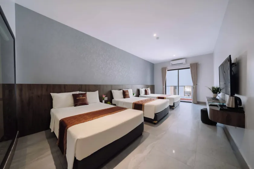 new city hotel - Image 1