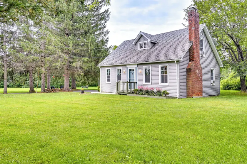 Charming East Durham Home - 2 Mi to Water Park - Image 1