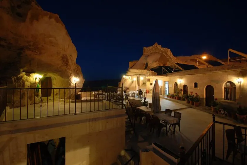 Arif Cave Hotel - Image 1
