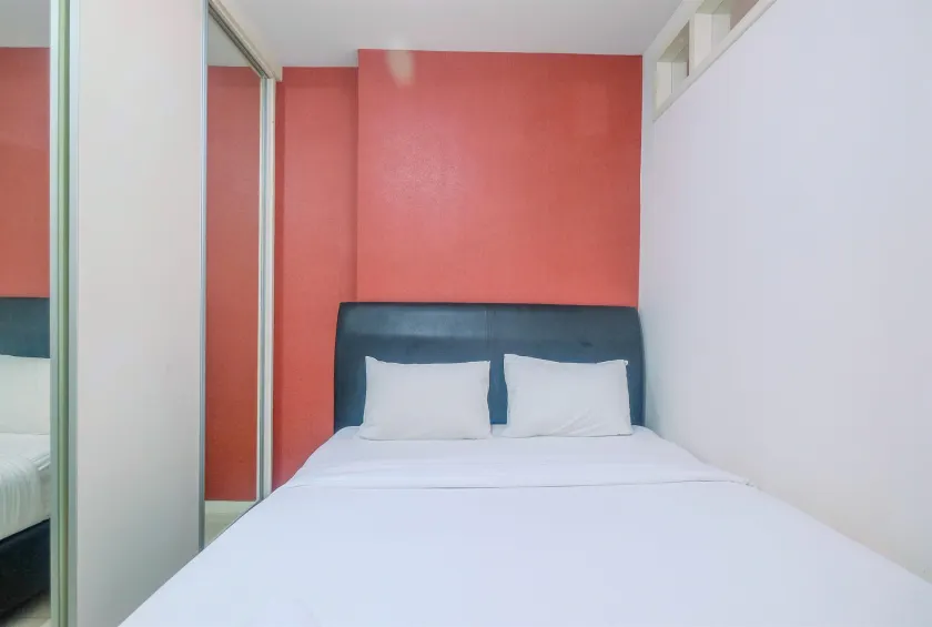 Comfort 2BR Apartment at Cervino Village By Travelio - Værelse