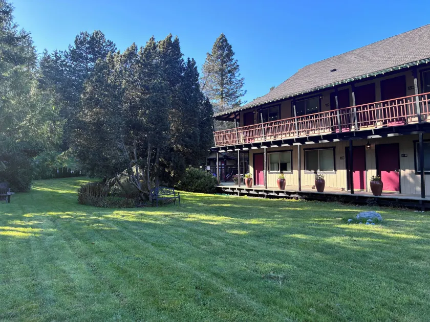 Discovery Inn - Image 1