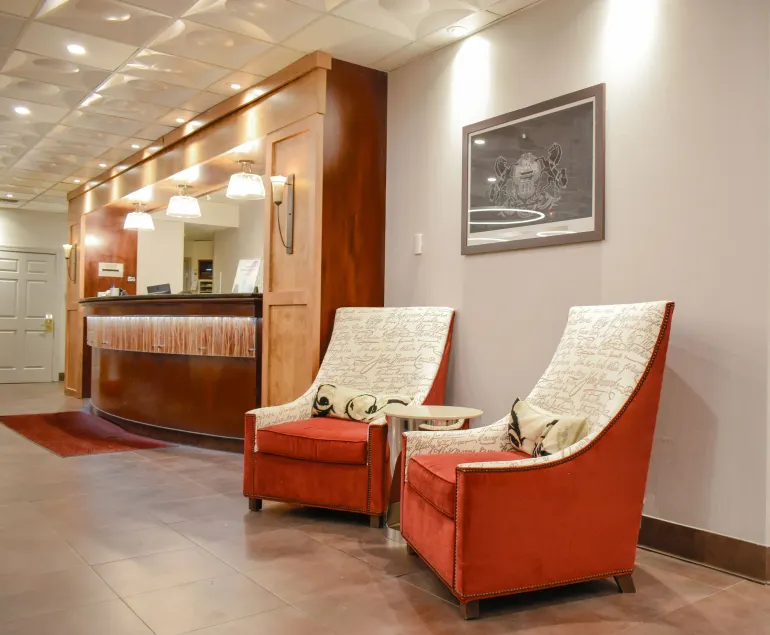 Chester Hotel & Conference Center - Lobby