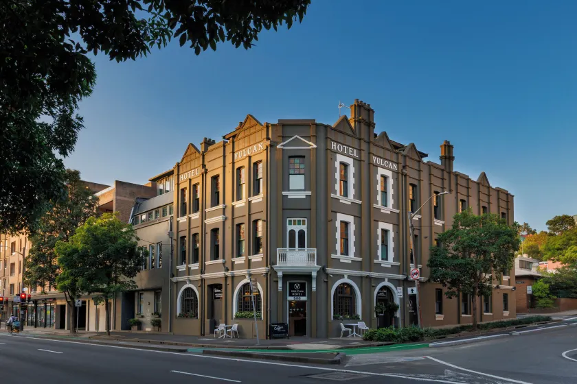 Vulcan Hotel Sydney - Image 1