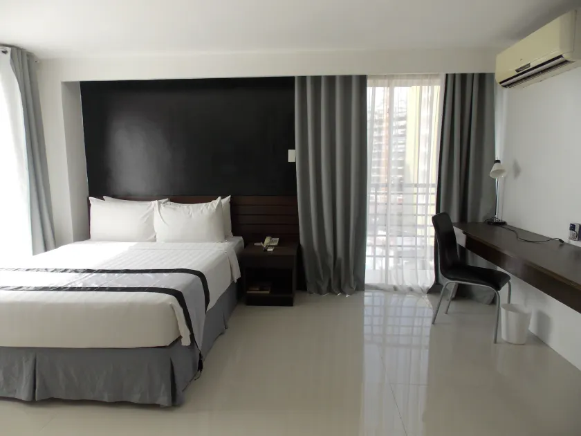 Cityscape Hotel - Image 1