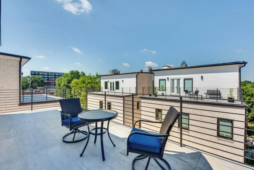 Luxury Living: High-Rise Balcony 2 Mi to Dtwn ATL - Image 1