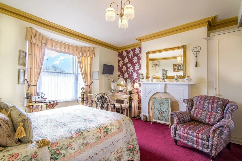 Creston Villa Guest House - Image 1