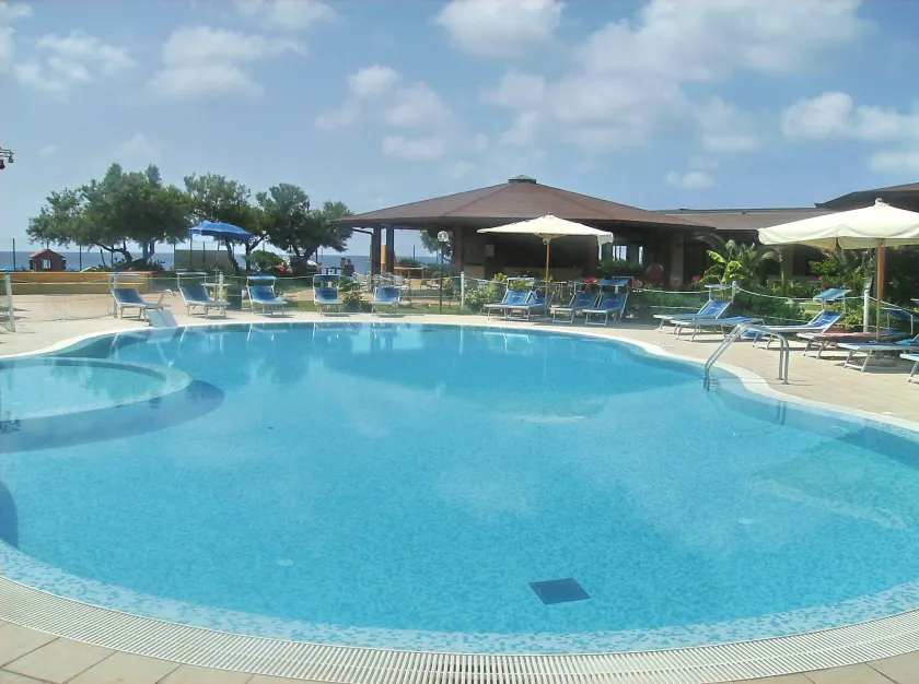 Hotel Residence Riviera Calabra - Image 1
