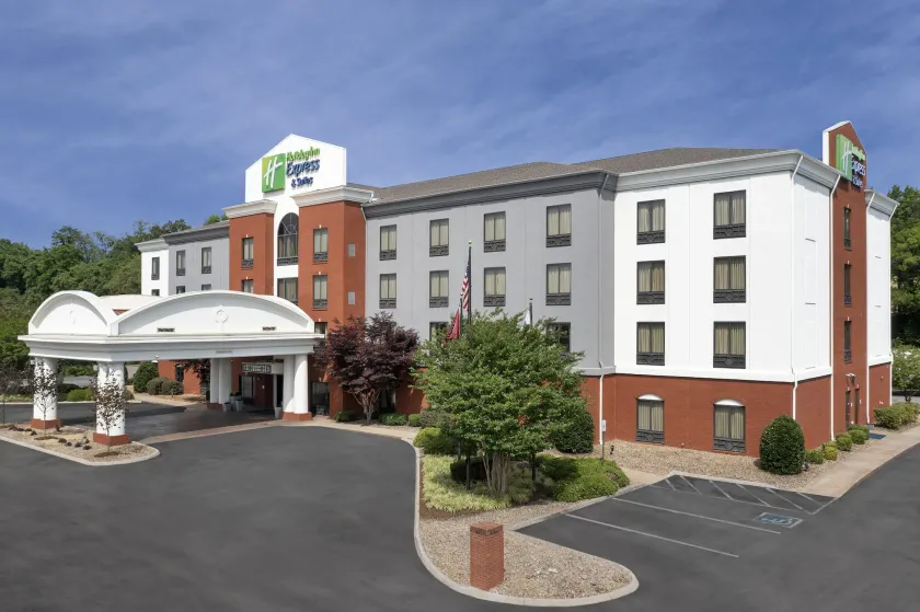 Holiday Inn Express & Suites Knoxville-Clinton by IHG - Image 1