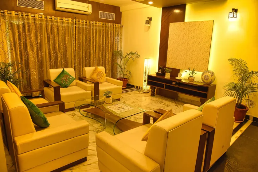 Royal Palms Luxury Service Apartment - Lobby lounge