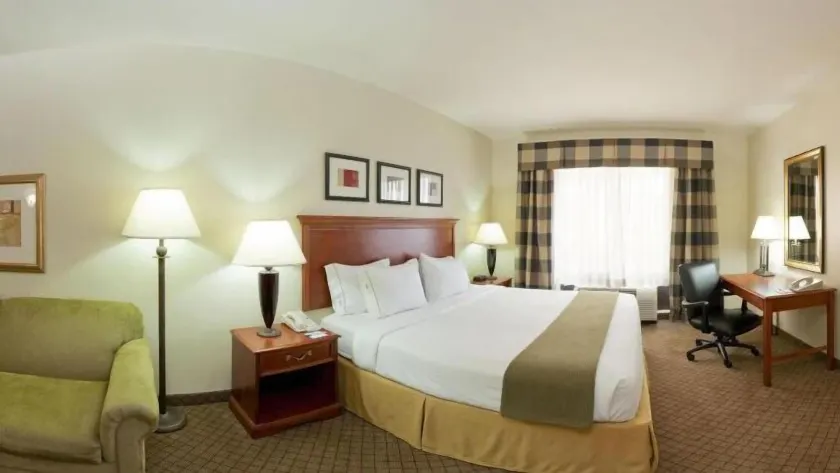 Holiday Inn Express Hotel & Suites Jackson - Flowood by IHG - Room
