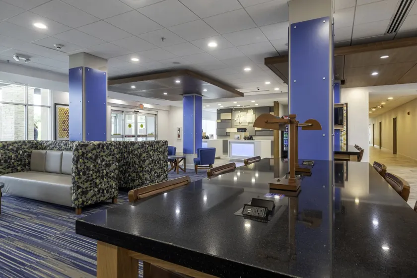 Holiday Inn Express & Suites - Staunton by IHG - Image 1