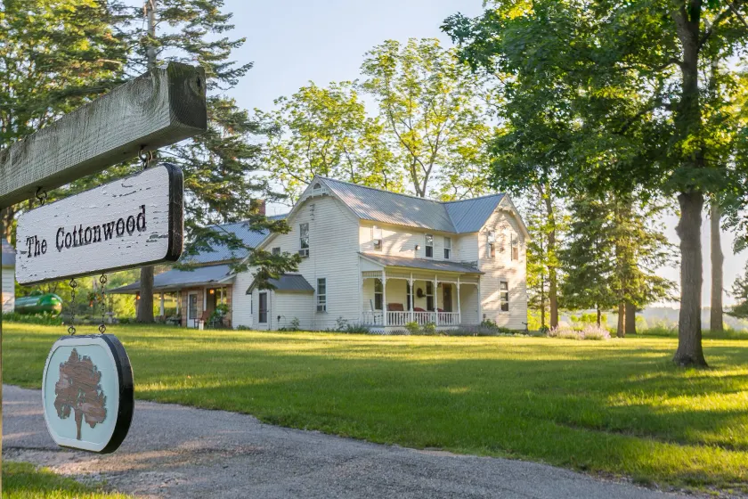 The Cottonwood Inn B&B - Image 1
