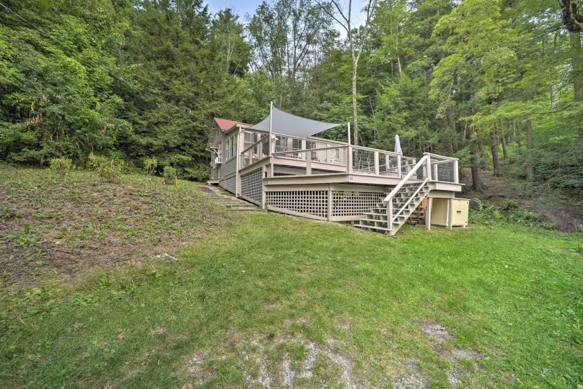 Cozy Stockbridge Cabin - Walk to Beach & Lake! - Innenbereich