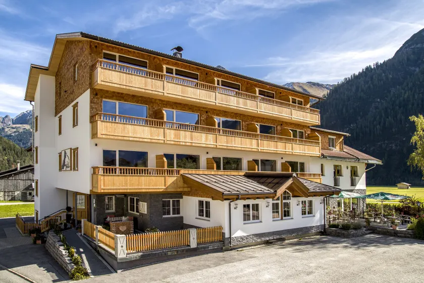 Wohlfühlhotel Berg Heil - Image 1