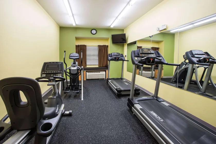 Microtel Inn and Suites by Wyndham - Image 1