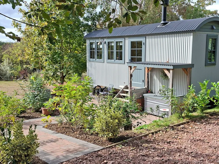 Evendine Hut @ Evendine Cottage - Image 1