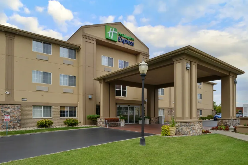 Holiday Inn Express Hotel & Suites-Saint Joseph by IHG - Image 1