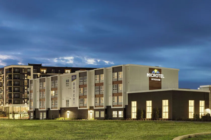 Microtel Inn & Suites by Wyndham Boisbriand - Image 1