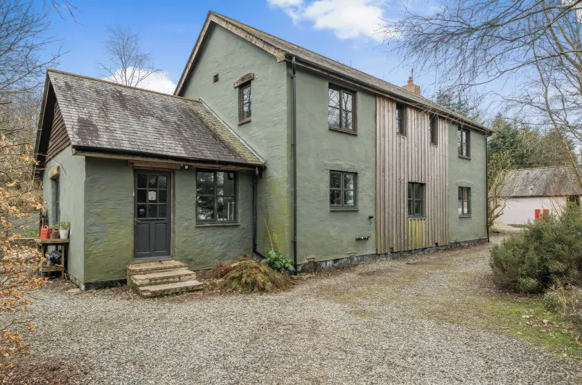 Spring Park Farmhouse - Image 1