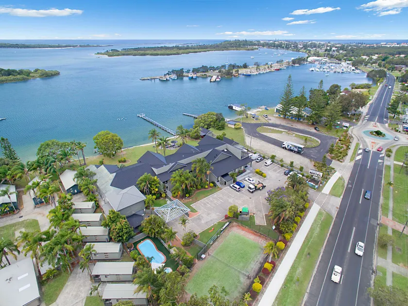 Moby Dick Waterfront Resort Motel - Image 1