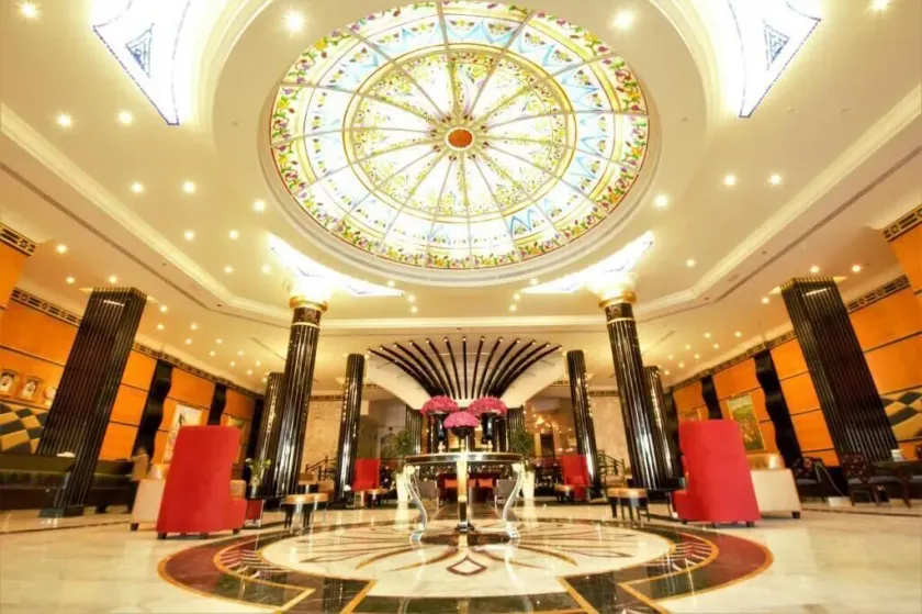Red Castle Hotel - Image 1