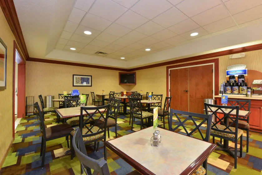Holiday Inn Express Campbellsville by IHG - Lobby