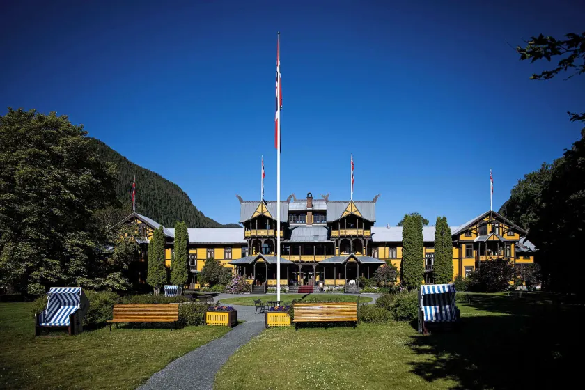 Dalen Hotel - Image 1