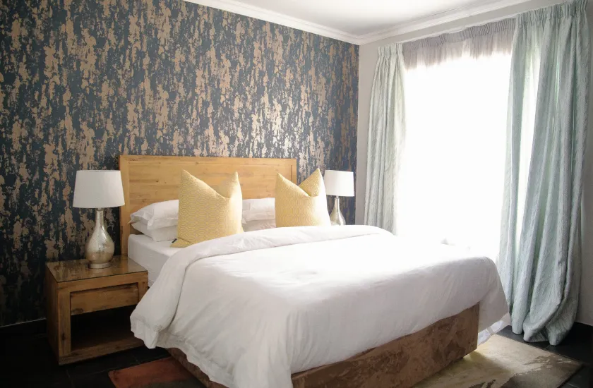 3 Lux Suites - Image 1