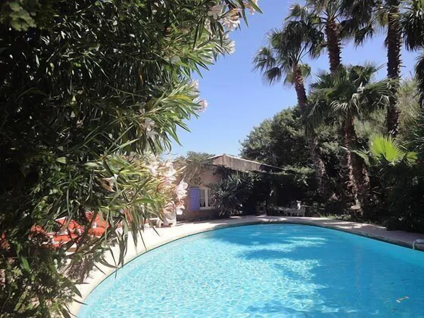 L'Amandari - Provence holidays - Chambres d'hôtes avec jardin, piscine, jacuzzi, climatisation - Image 1