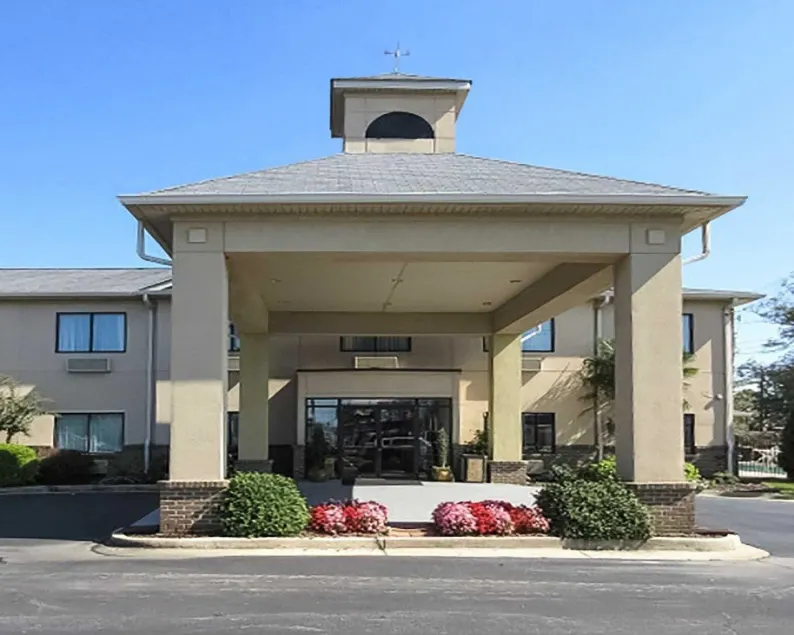 Quality Inn Winder - Image 1