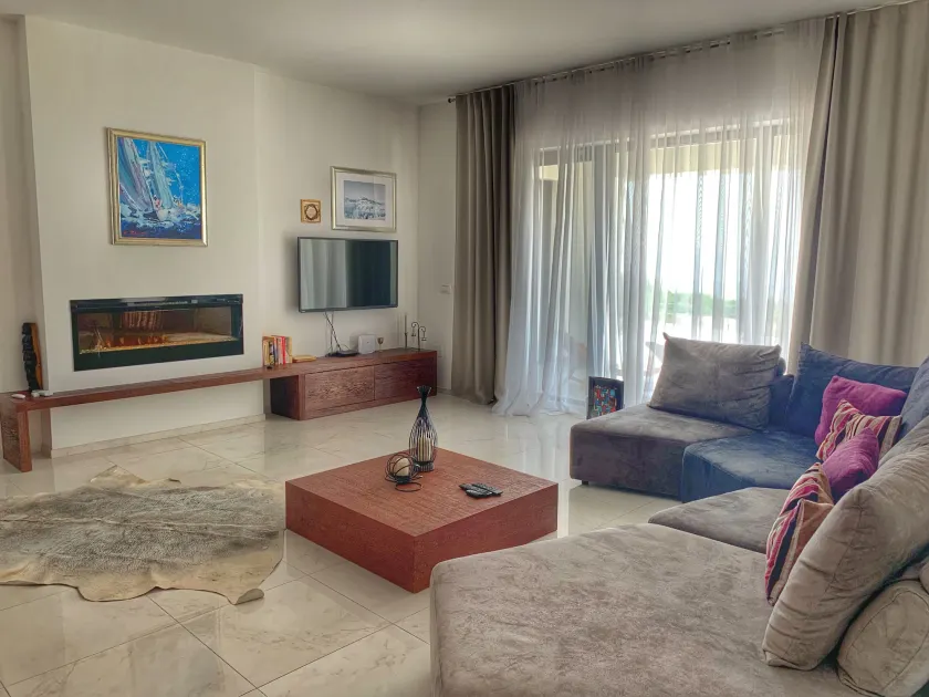 Villa Flora Apartment - Image 1